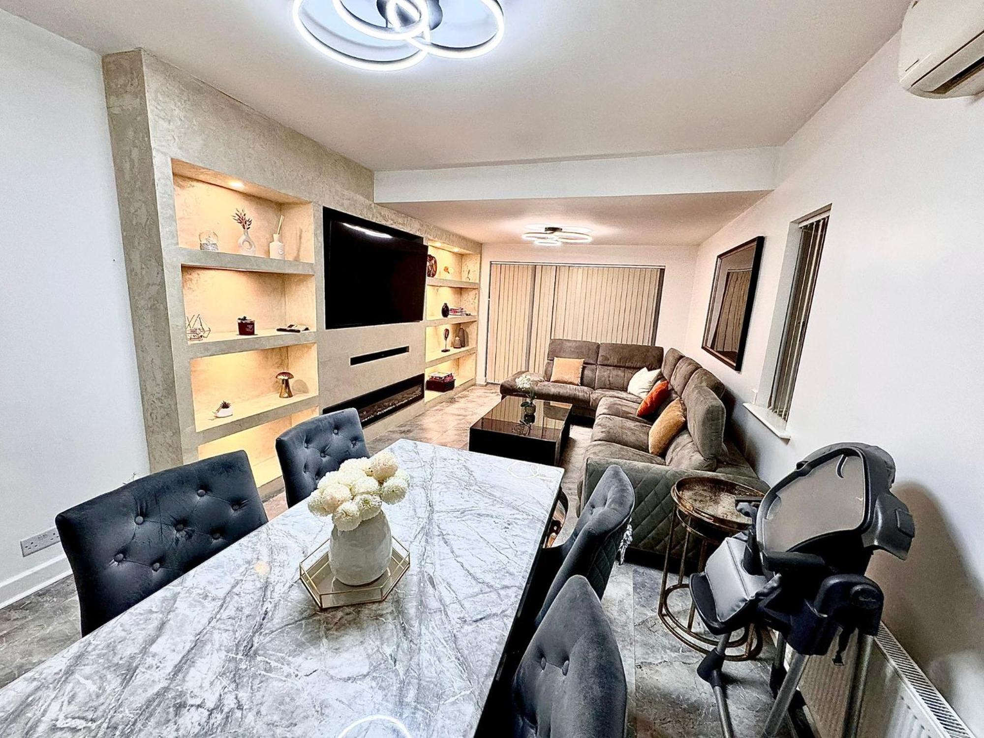 Deluxe Spacious King Size Room Хорнчерч Экстерьер фото