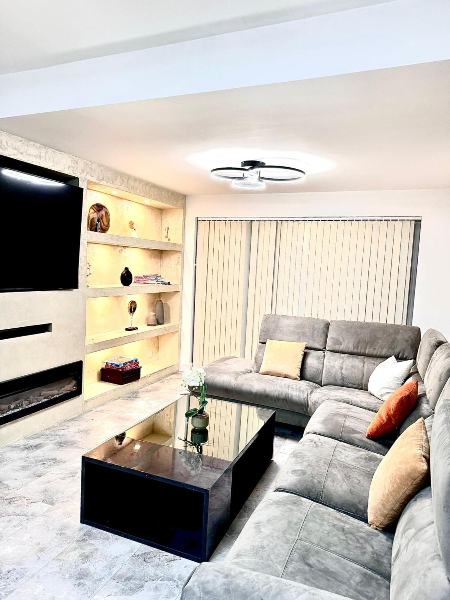 Deluxe Spacious King Size Room Хорнчерч Экстерьер фото