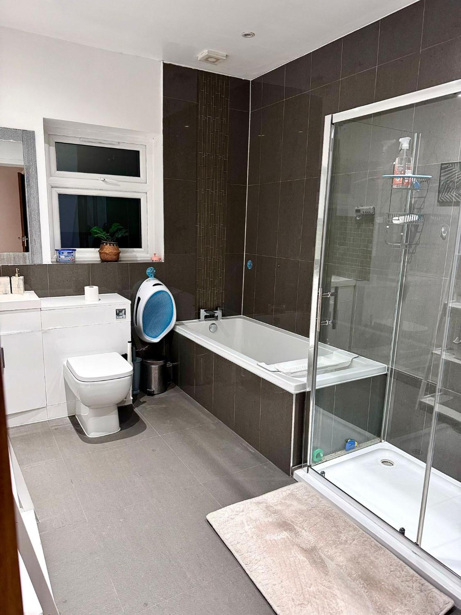 Deluxe Spacious King Size Room Хорнчерч Экстерьер фото