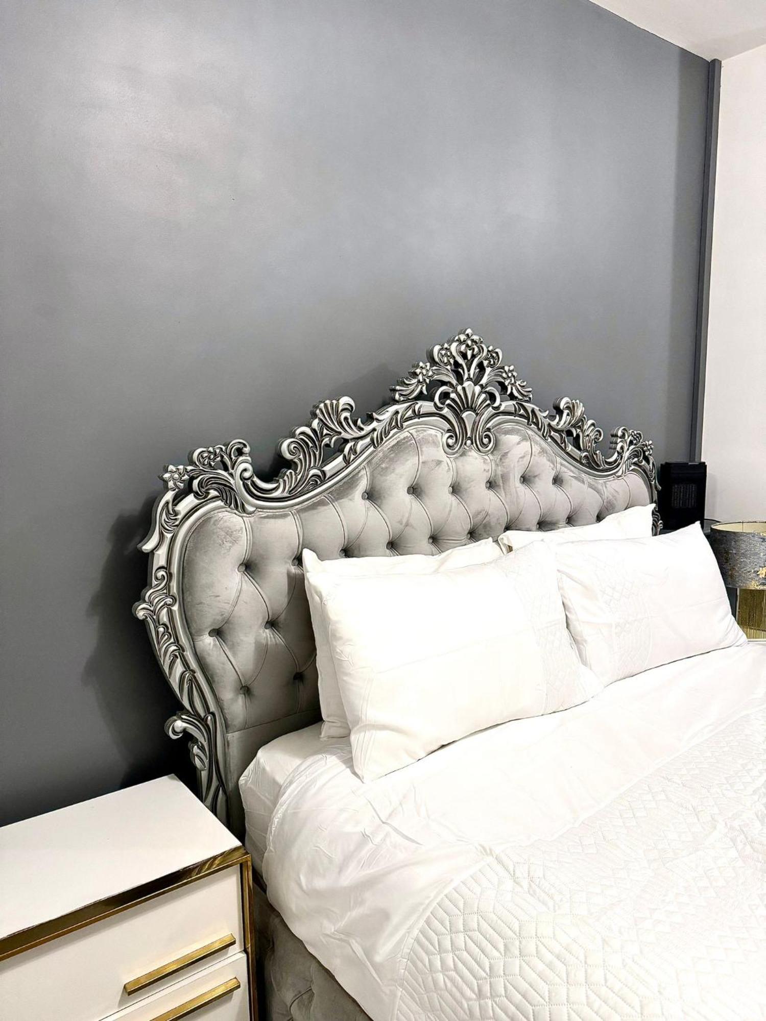 Deluxe Spacious King Size Room Хорнчерч Экстерьер фото